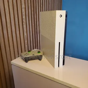 Xbox One S With 1 Original Controller