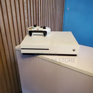Xbox One S With Games Original Controller
