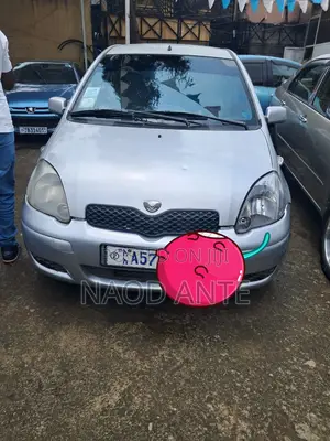 Toyota Vitz 2003 Silver