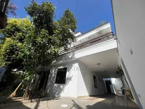 6bdrm House in Dembel, Bole for rent