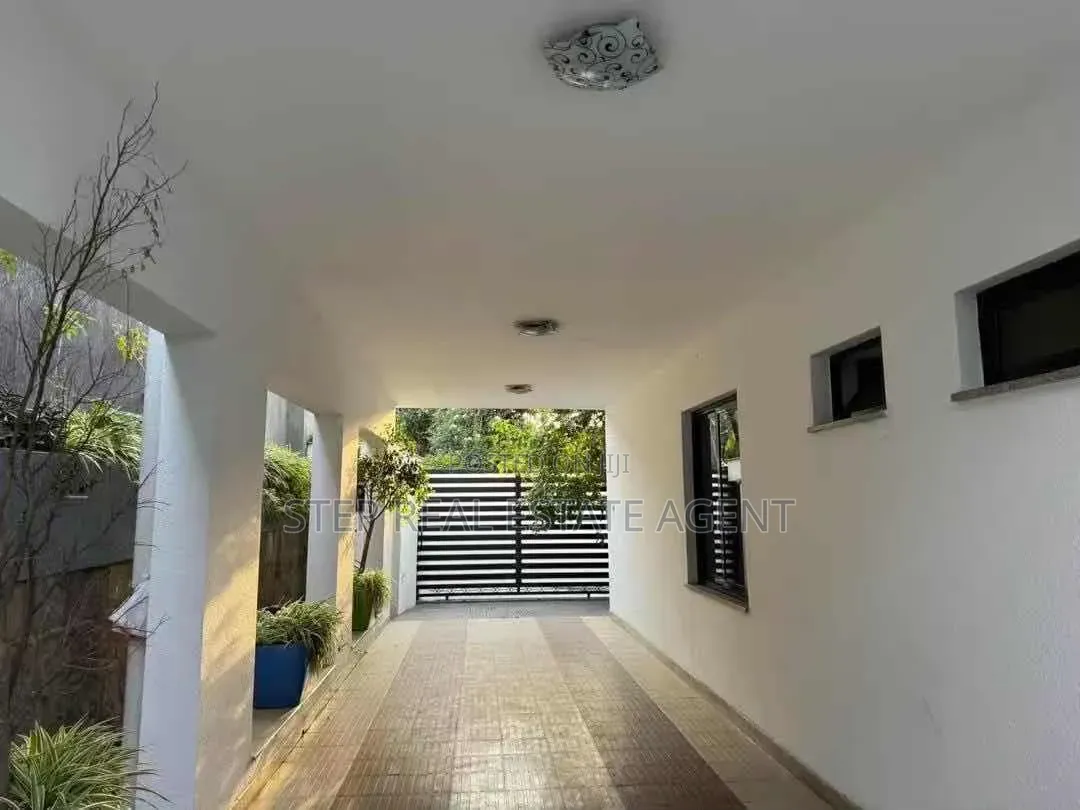 6bdrm House in Dembel, Bole for rent