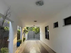 6bdrm House in Dembel, Bole for rent