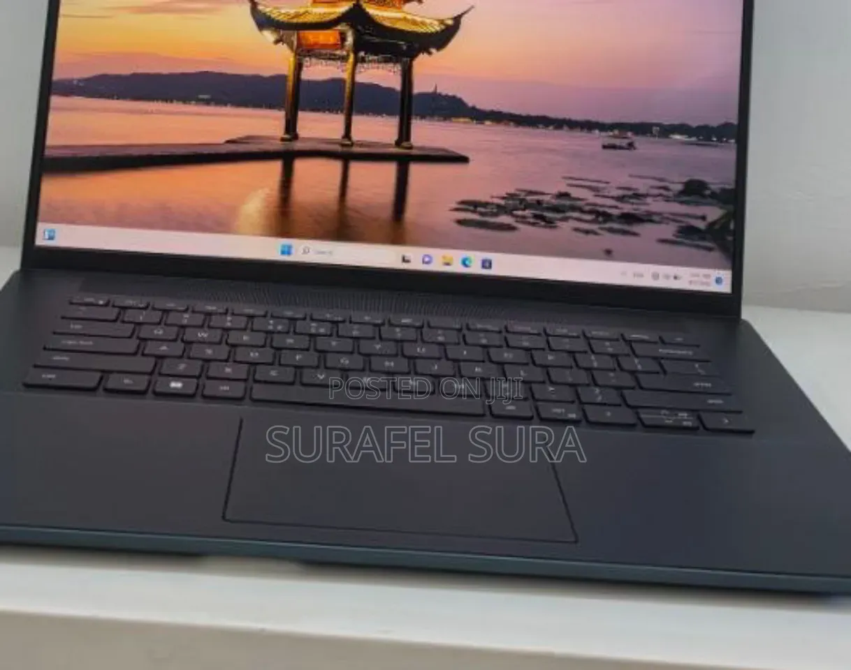 New Laptop Dell Inspiron 15 16GB Intel Core i7 SSD 512GB