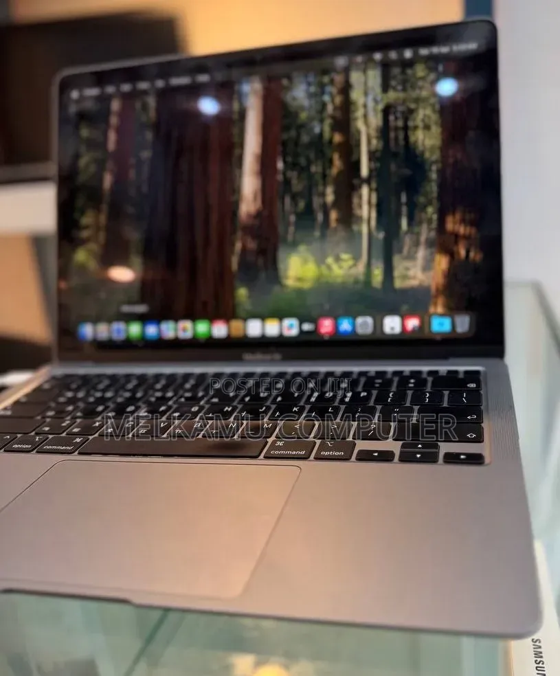 New Laptop Apple MacBook Air 2020 M1 8GB Apple M1 SSD 256GB