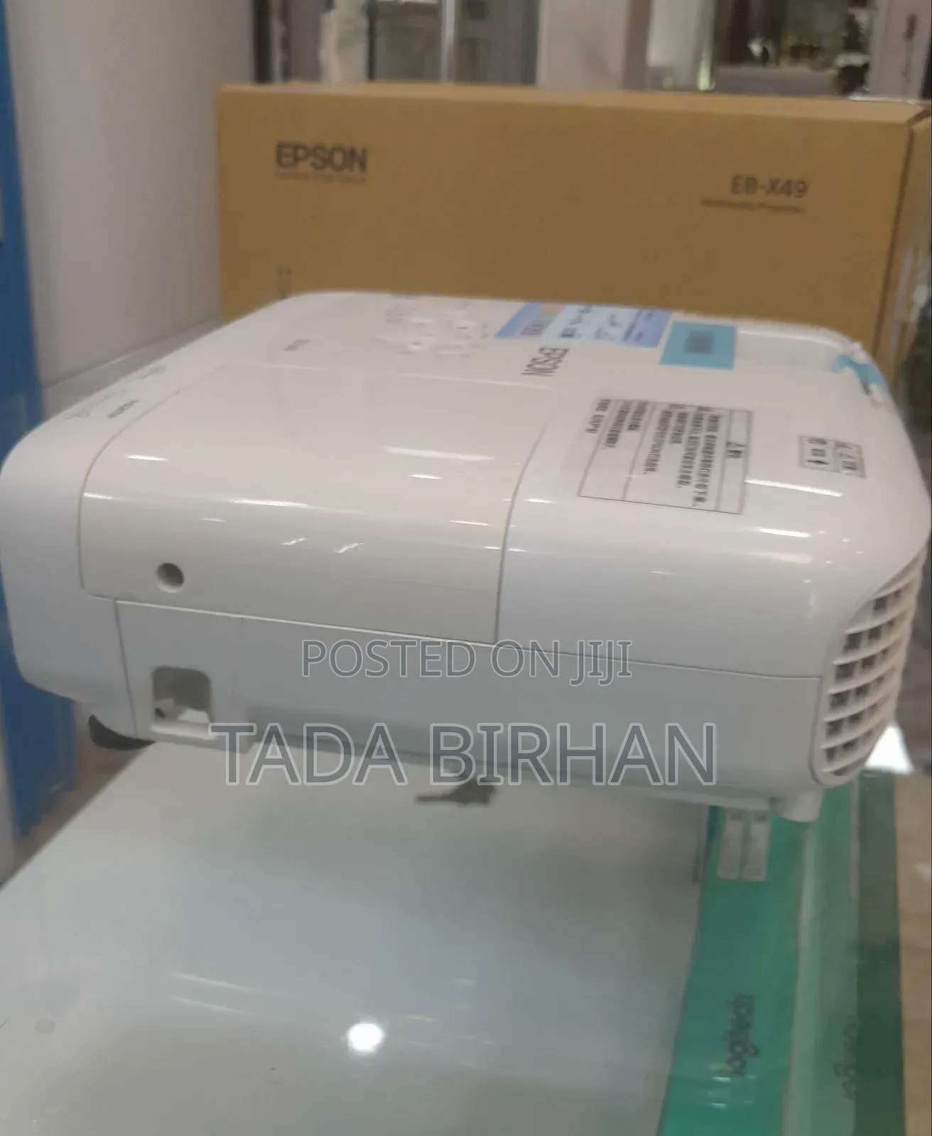 Brand New EPSON Projector Model Name: CB Epson X49