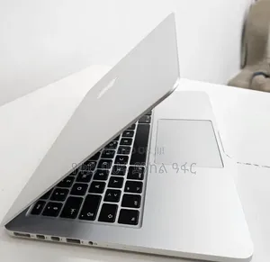 New Laptop Apple MacBook 2015 8GB Intel Core i7 SSD 256GB