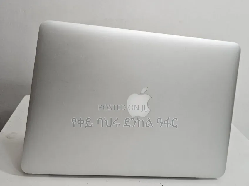 New Laptop Apple MacBook 2015 8GB Intel Core i7 SSD 256GB