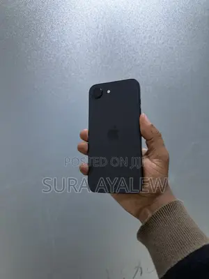 Apple iPhone 16e 128 GB Black