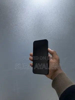Apple iPhone 16e 128 GB Black