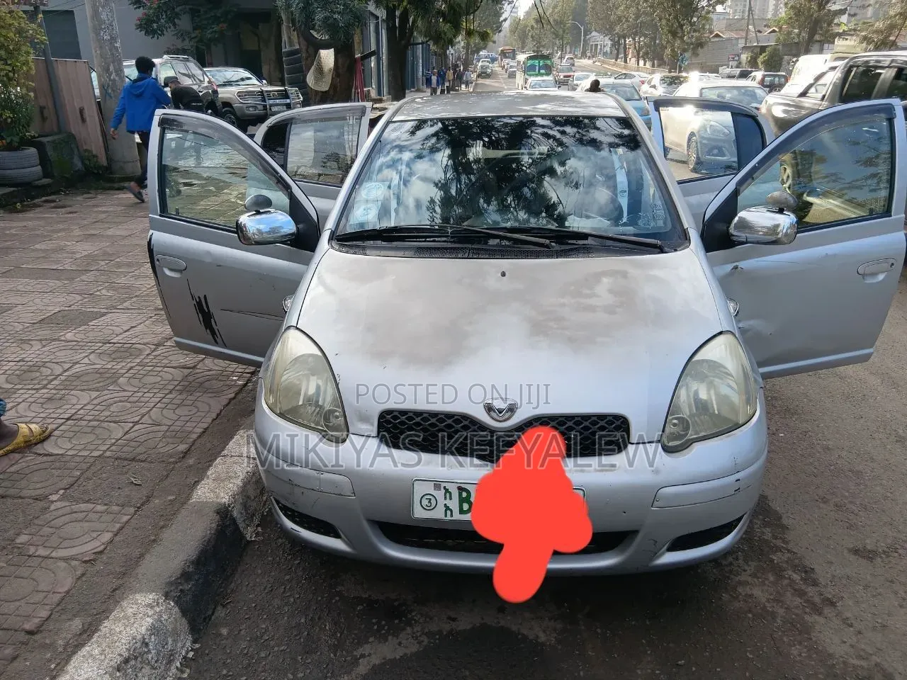 Toyota Vitz 2004 Silver