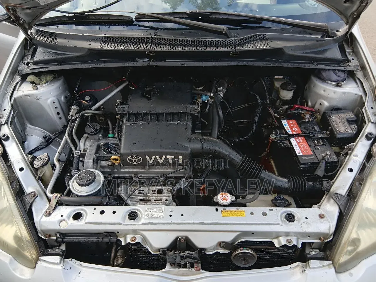 Toyota Vitz 2004 Silver
