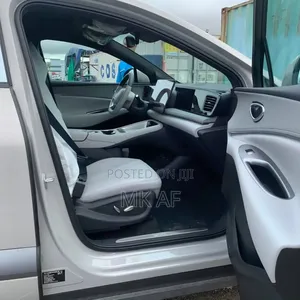 New BYD Seal 6 EV Premium 2026 Off white