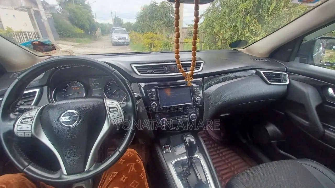 Nissan Qashqai 2016 Brown