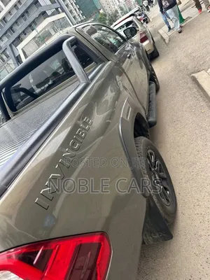 Toyota Hilux 2022 Gold