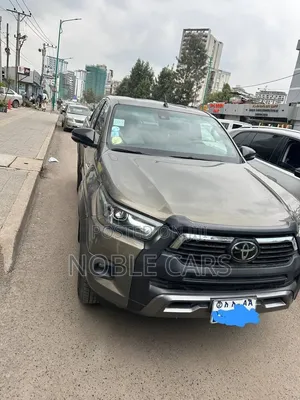 Toyota Hilux 2022 Gold