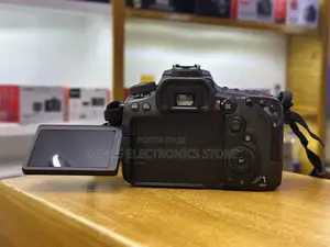 Canon EOS 90D With 18-135mm USM Lens