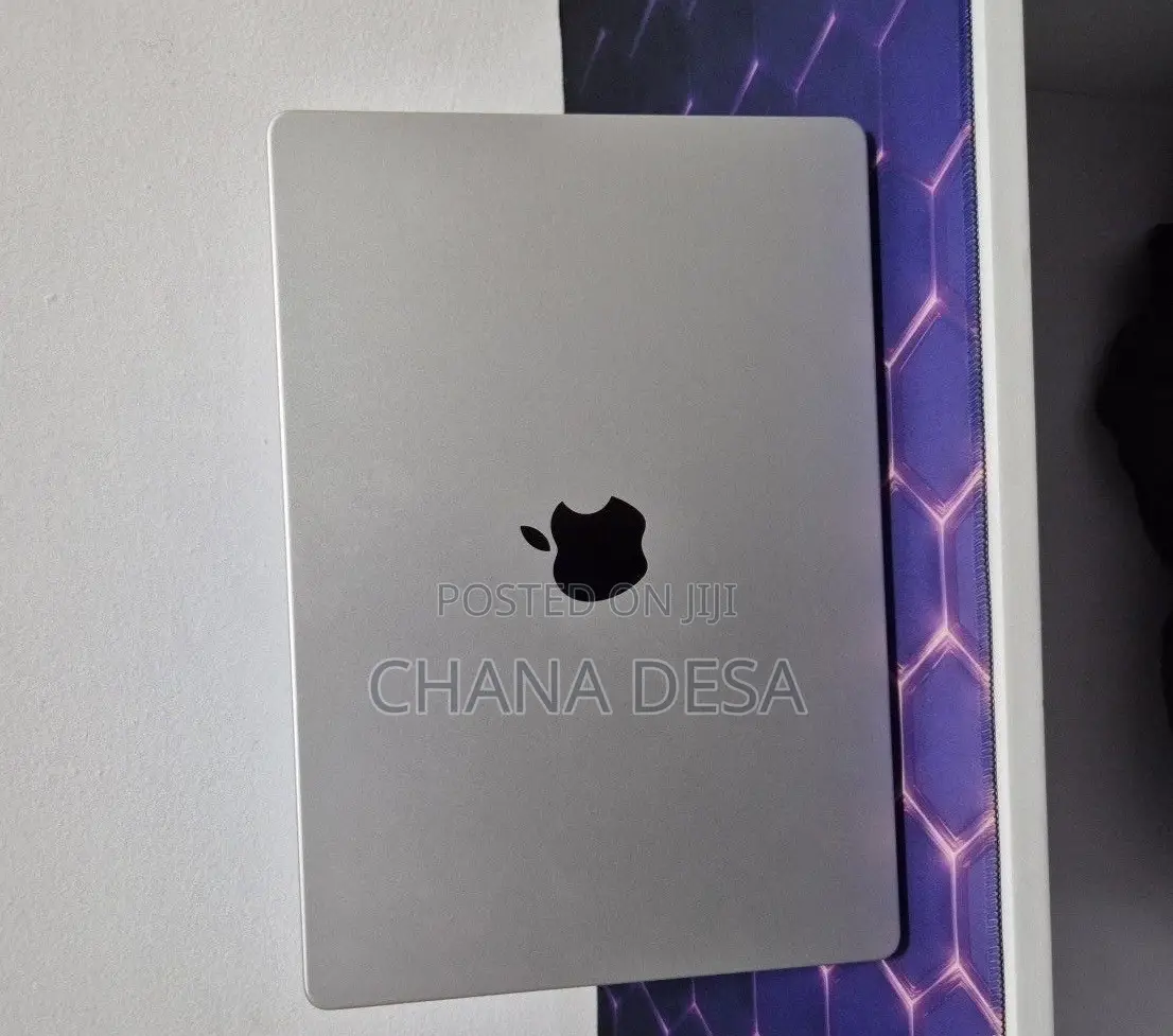 New Laptop Apple MacBook Pro 2024 M4 16GB Apple M4 Pro SSD 512GB