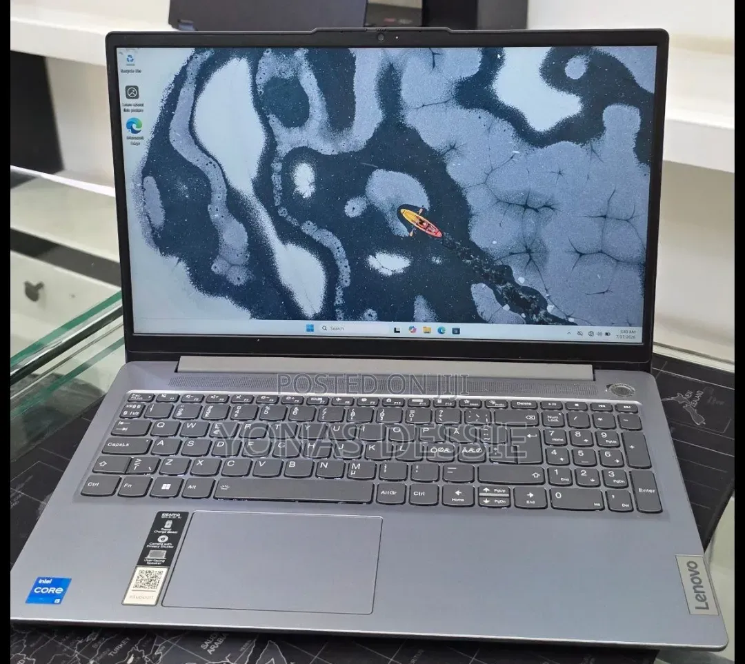 New Laptop Lenovo A10 8GB Intel Core i5 SSD 512GB