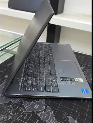 New Laptop Lenovo A10 8GB Intel Core i5 SSD 512GB