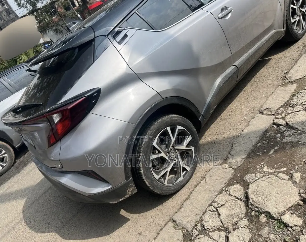 Toyota C-HR 2020 Gray