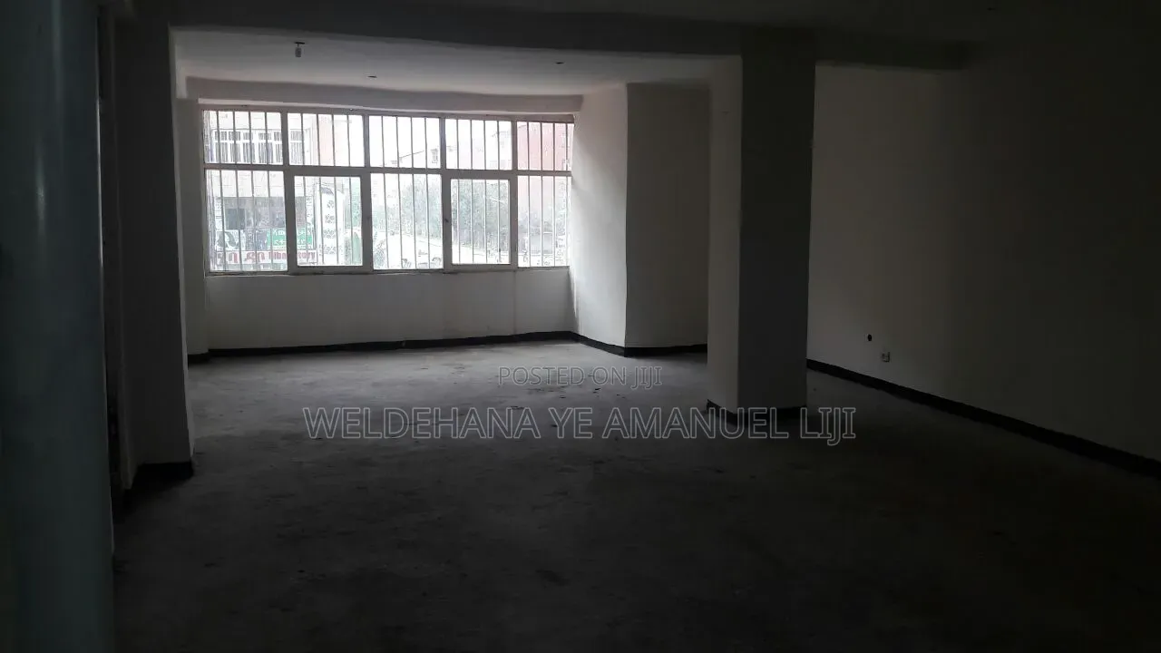 3bdrm Condo in Condomunium 1St, Akaky Kaliti for sale