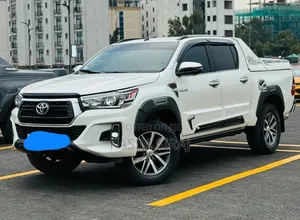 Toyota Hilux 2019 White