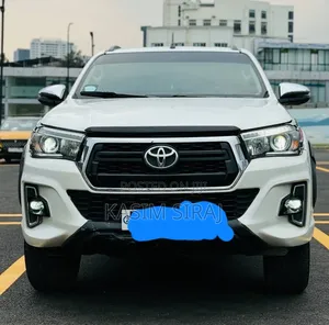 Toyota Hilux 2019 White