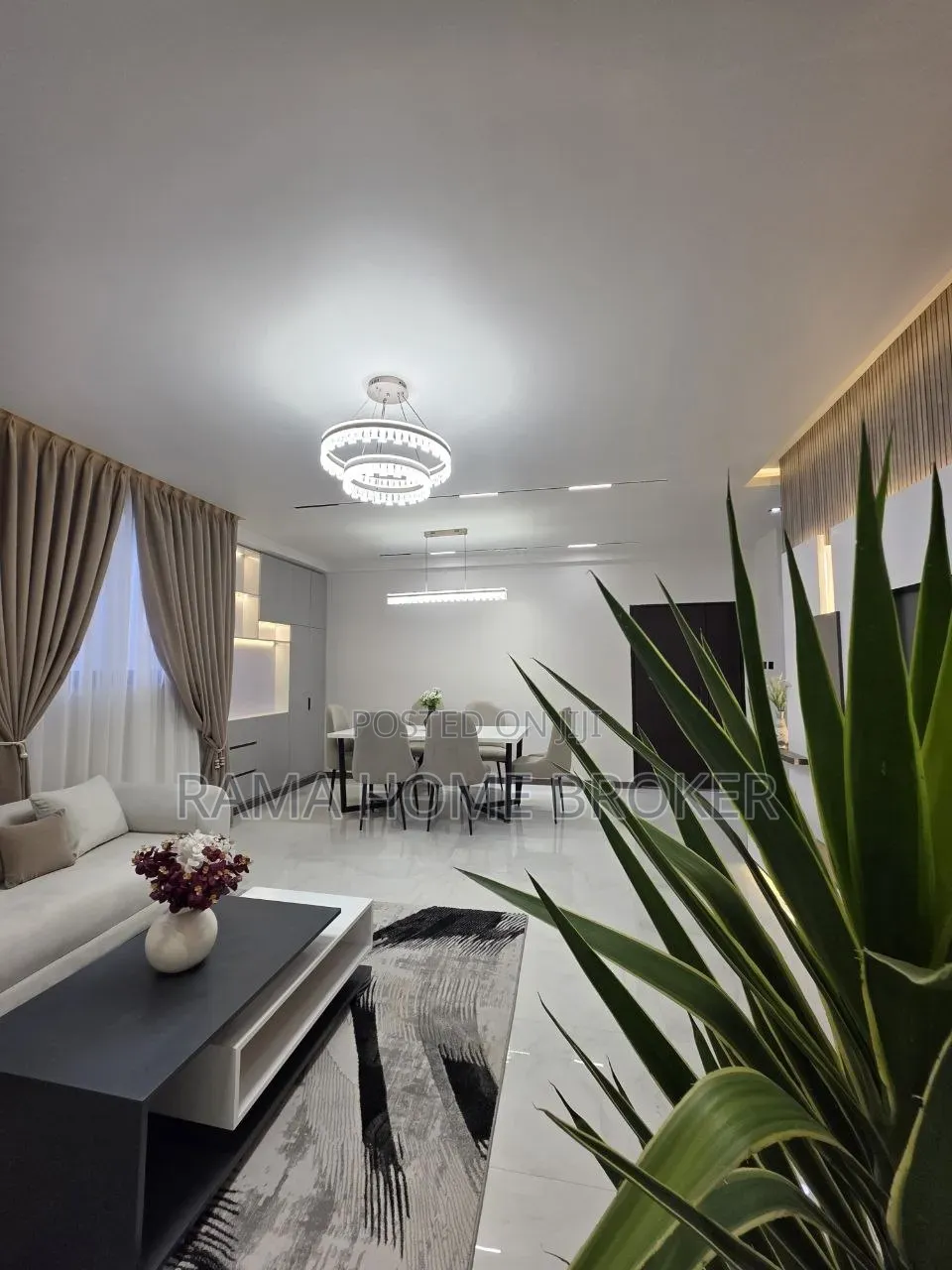 Furnished 2bdrm Apartment in መሀል ቦሌ ስካይ ላይት ሆቴል, Bole for sale