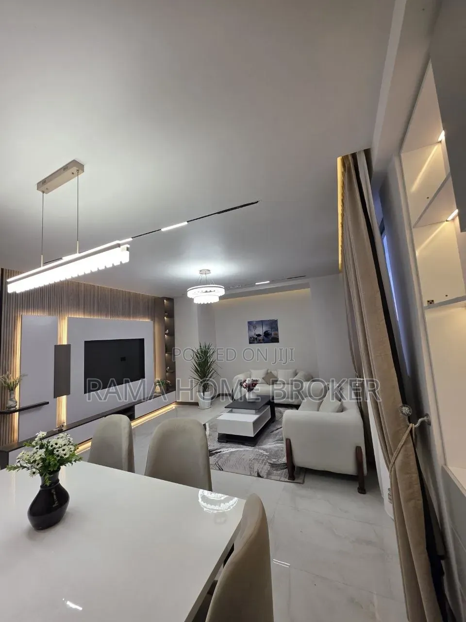 Furnished 2bdrm Apartment in መሀል ቦሌ ስካይ ላይት ሆቴል, Bole for sale