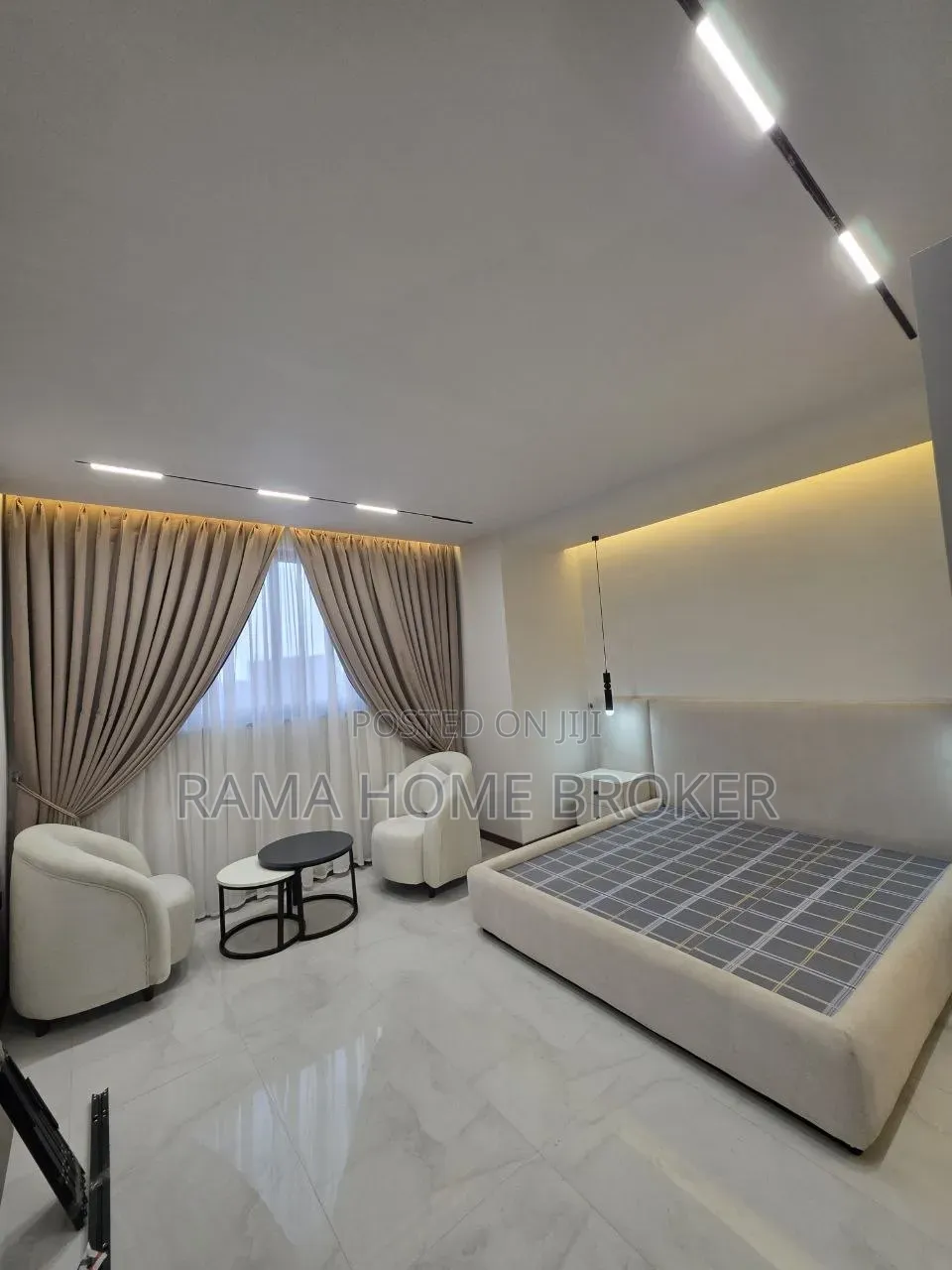 Furnished 2bdrm Apartment in መሀል ቦሌ ስካይ ላይት ሆቴል, Bole for sale