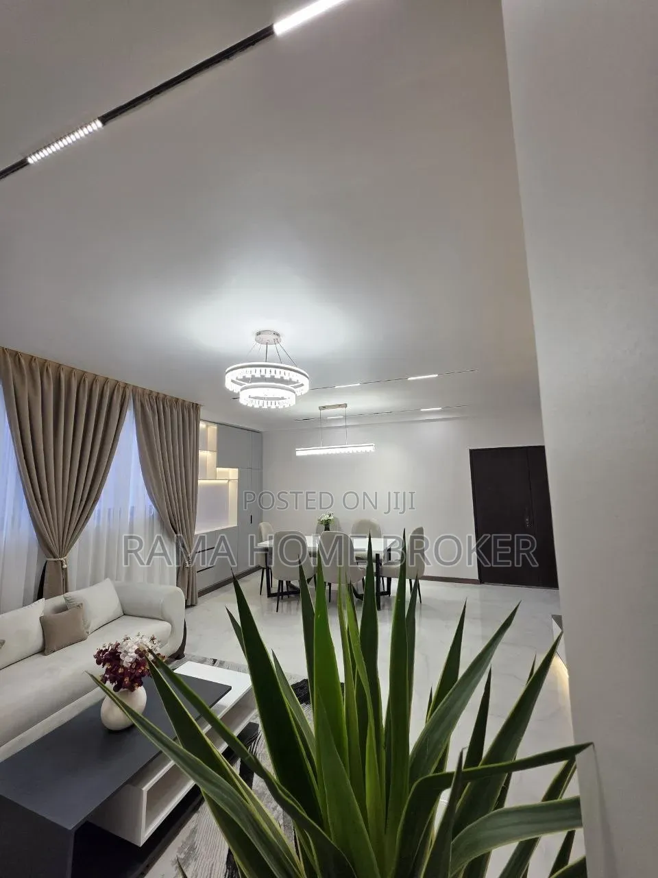 Furnished 2bdrm Apartment in መሀል ቦሌ ስካይ ላይት ሆቴል, Bole for sale