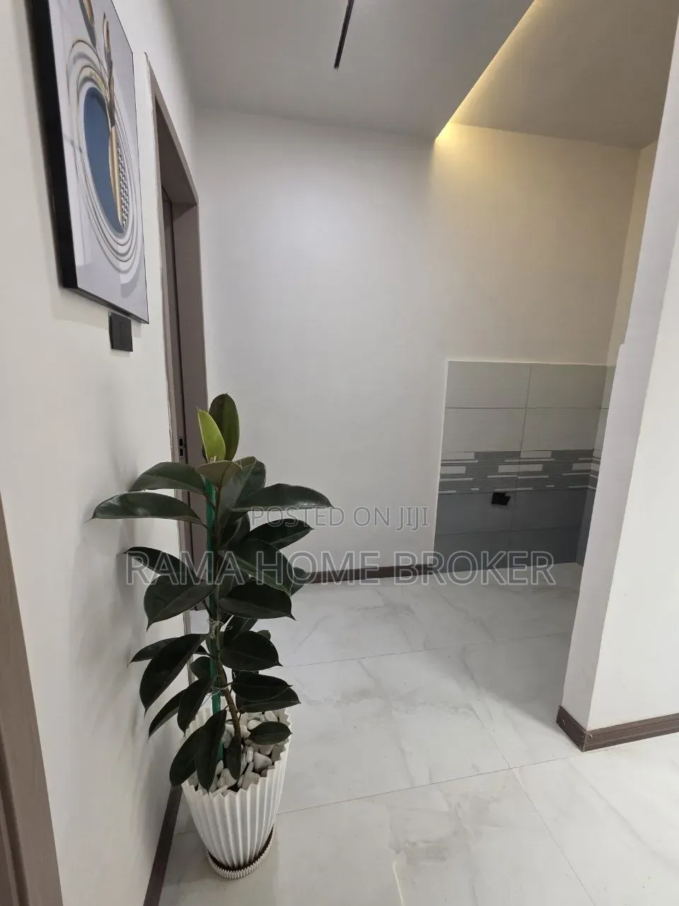 Furnished 2bdrm Apartment in መሀል ቦሌ ስካይ ላይት ሆቴል, Bole for sale