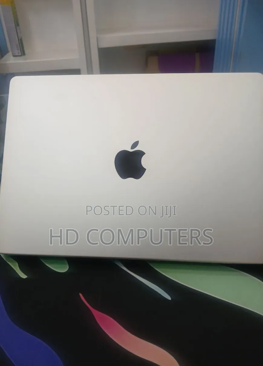 New Laptop Apple MacBook Pro 2021 M1 16GB Apple M1 Pro SSD 512GB