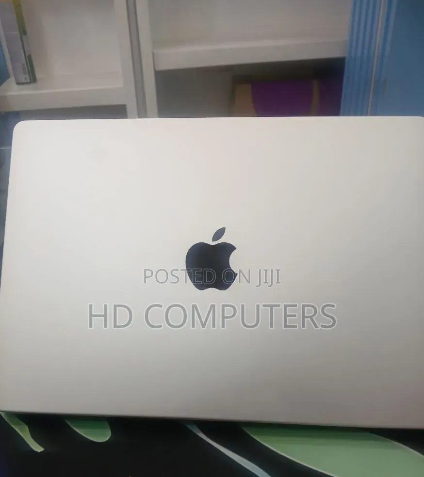 New Laptop Apple MacBook Pro 2021 M1 16GB Apple M1 Pro SSD 512GB