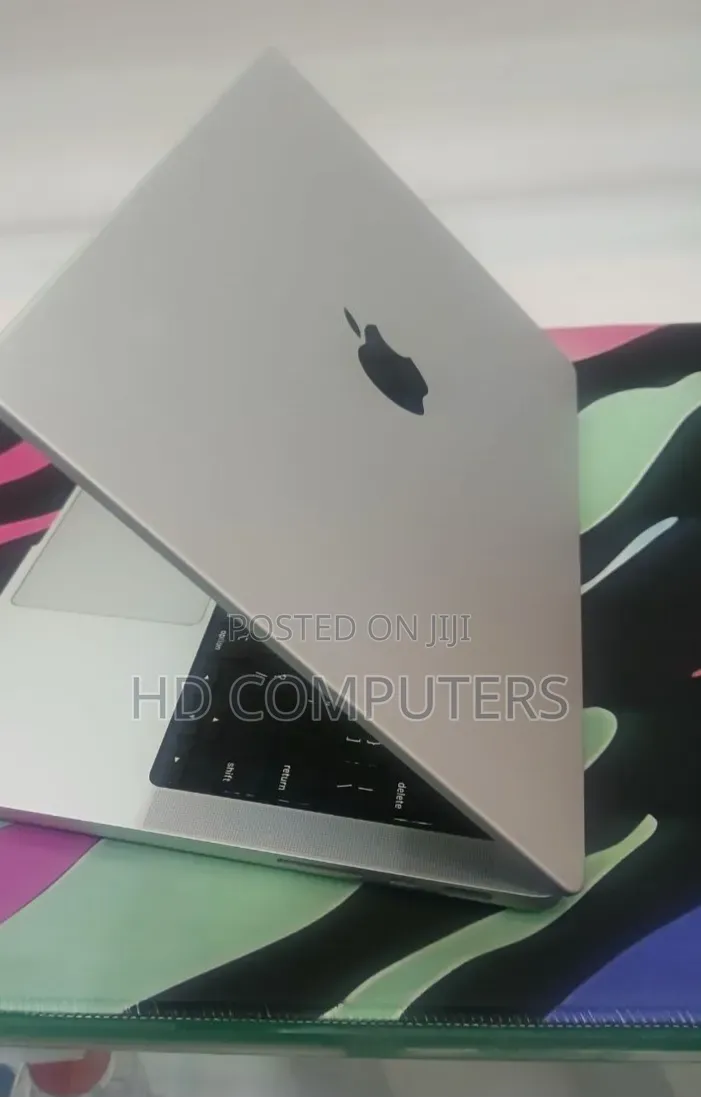 New Laptop Apple MacBook Pro 2021 M1 16GB Apple M1 Pro SSD 512GB