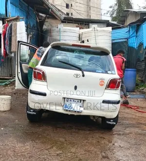 Toyota Vitz 2004 Off white