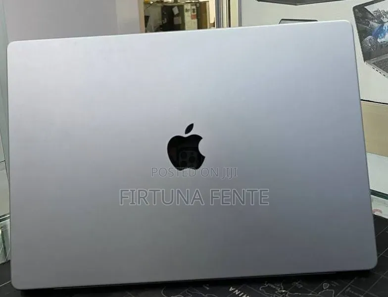 New Laptop Apple MacBook Pro 2021 M1 32GB Apple M1 Pro SSD 512GB