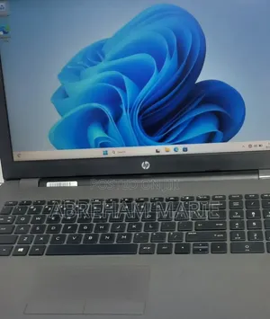 New Laptop HP Pavilion 15 4GB Intel Core i5 SSD 128GB