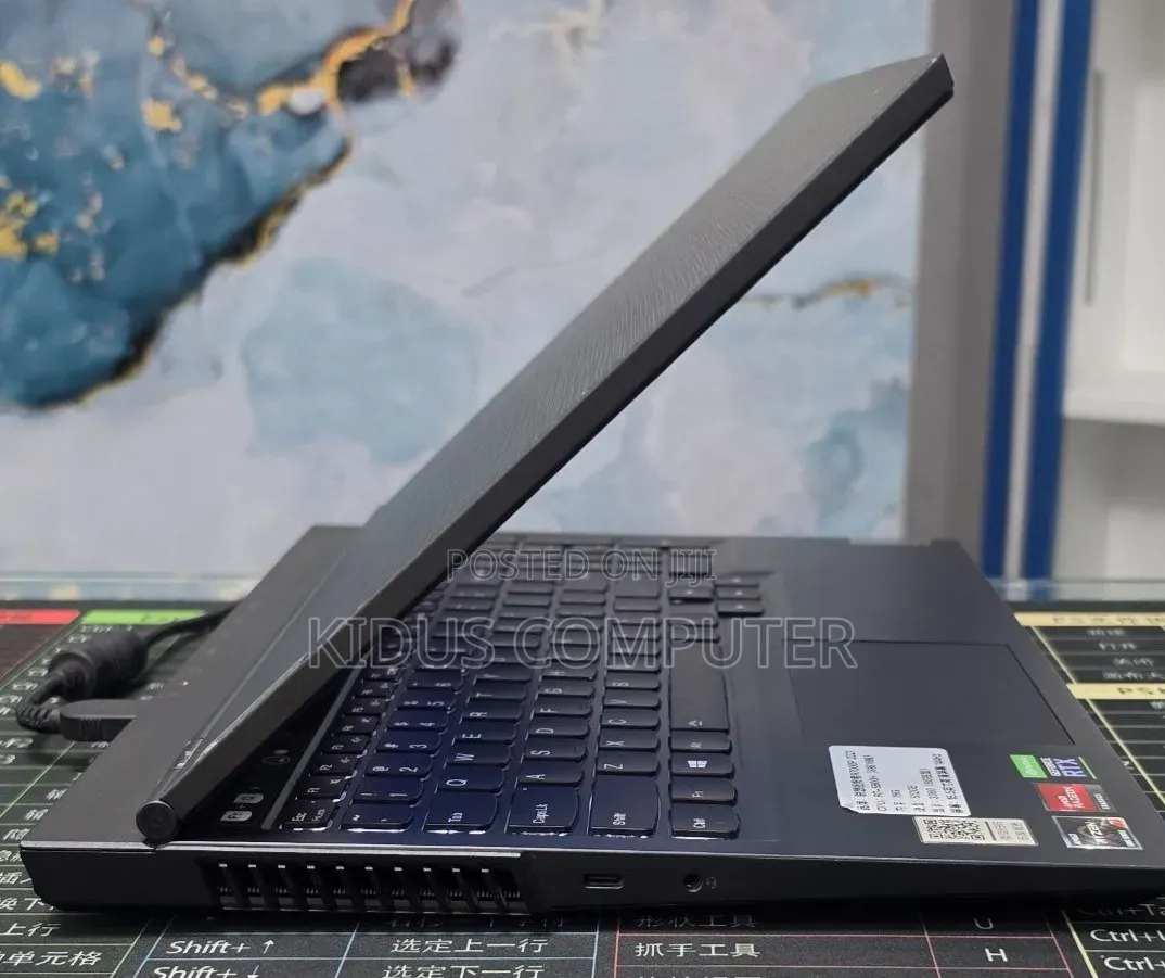 New Laptop Lenovo Legion 5 16GB AMD Ryzen 7 SSD 512GB