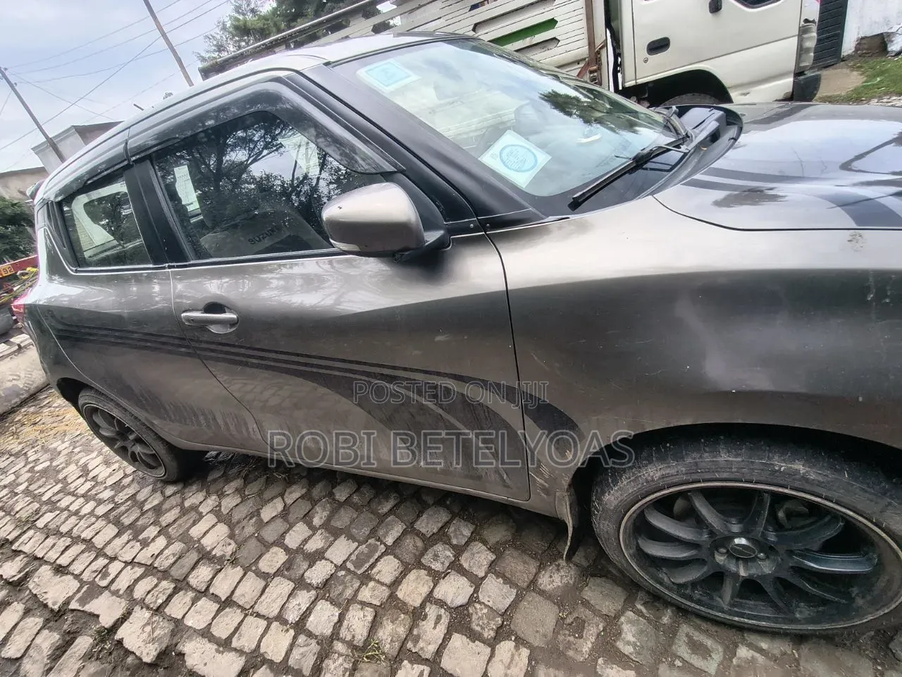 Suzuki Swift 2022 Brown