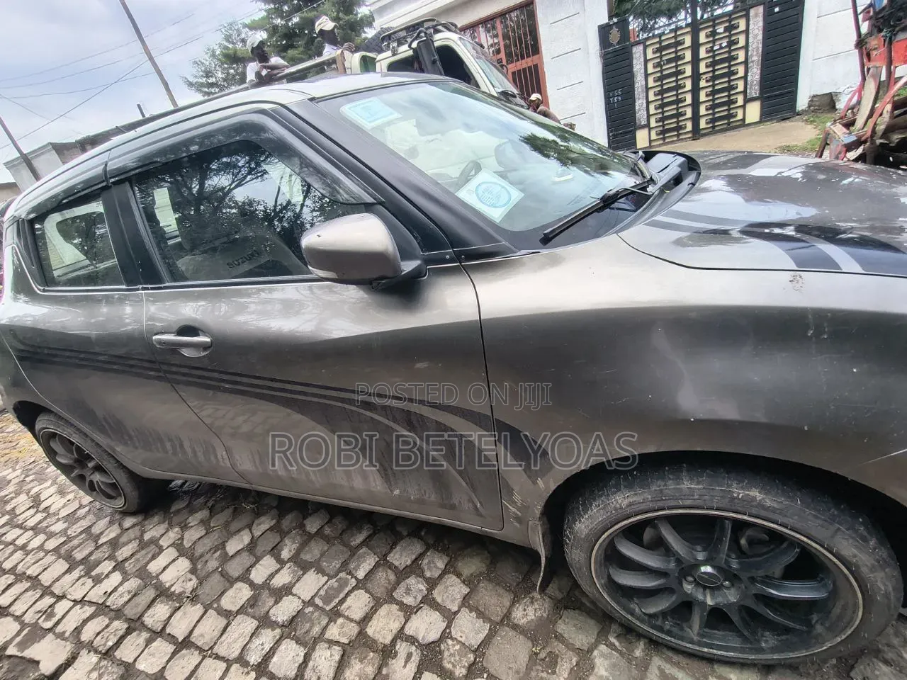 Suzuki Swift 2022 Brown