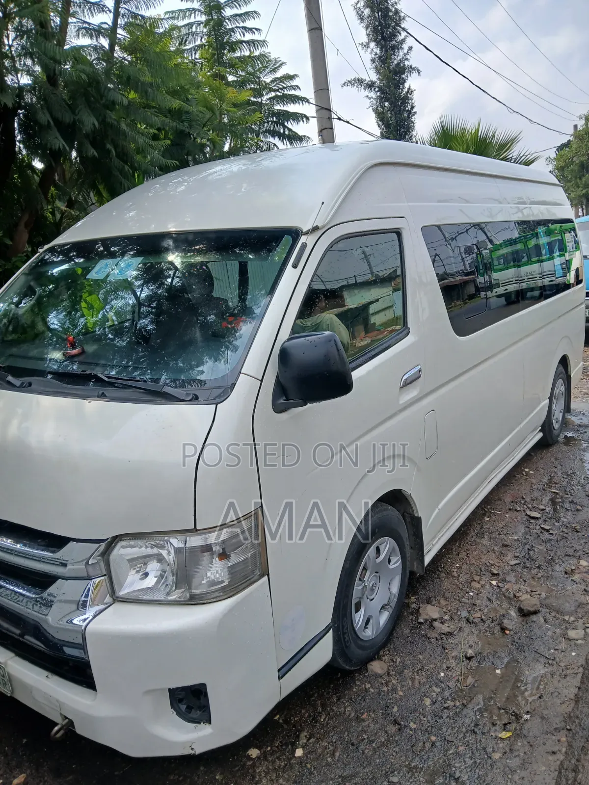 Toyota HiAce 2016 White