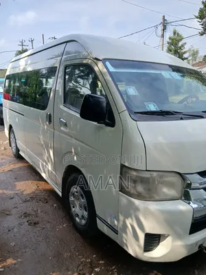 Toyota HiAce 2016 White