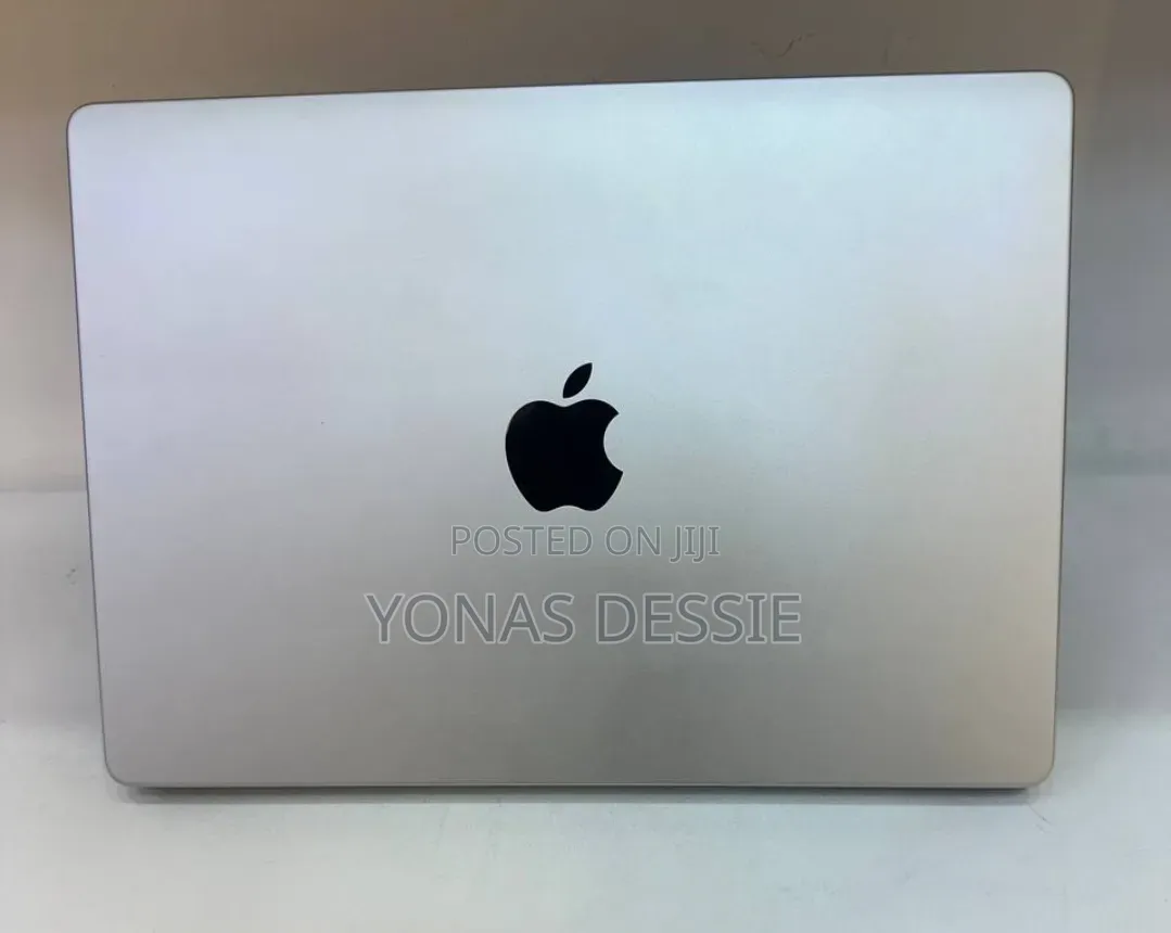 New Laptop Apple MacBook Pro 2024 M3 8GB Apple M3 Pro SSD 512GB