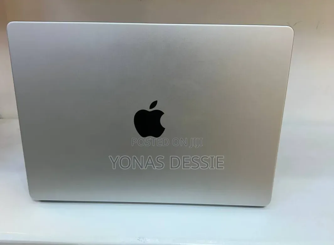 New Laptop Apple MacBook Pro 2024 M3 8GB Apple M3 Pro SSD 512GB
