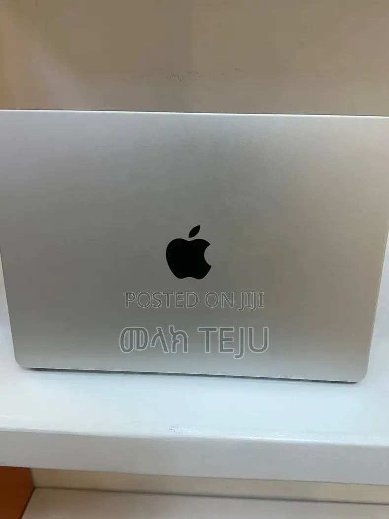New Laptop Apple MacBook Pro 2021 M1 8GB Apple M1 SSD 256GB