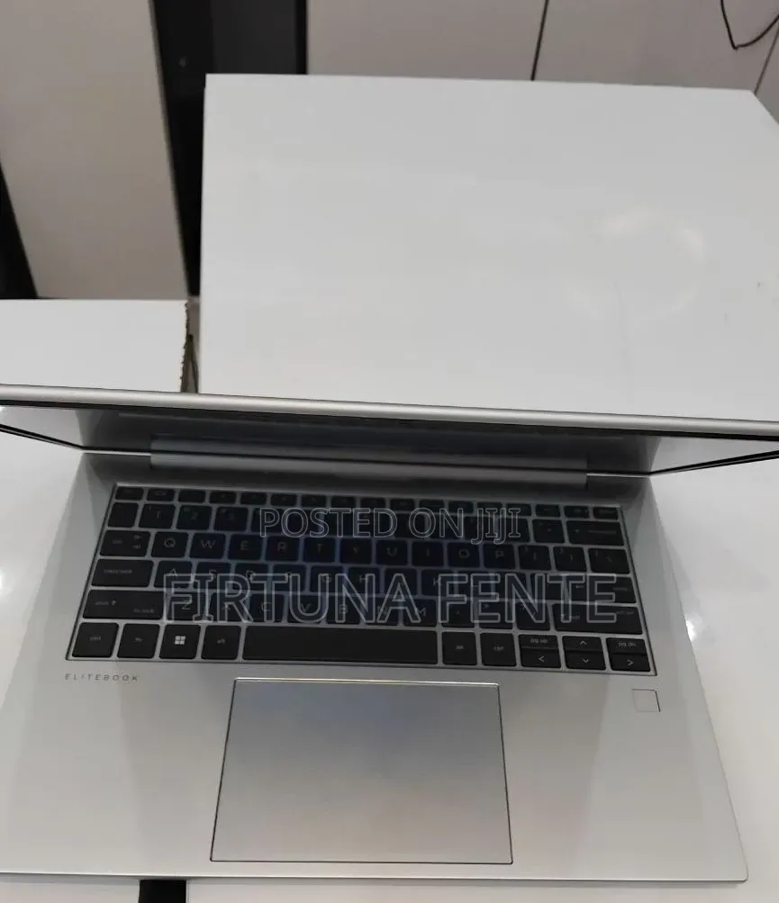 New Laptop HP EliteBook 840 G9 16GB Intel Core i7 SSD 512GB