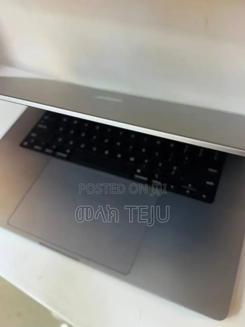 Laptop Apple MacBook Pro 2017 16GB Intel Core i5 SSD 512GB
