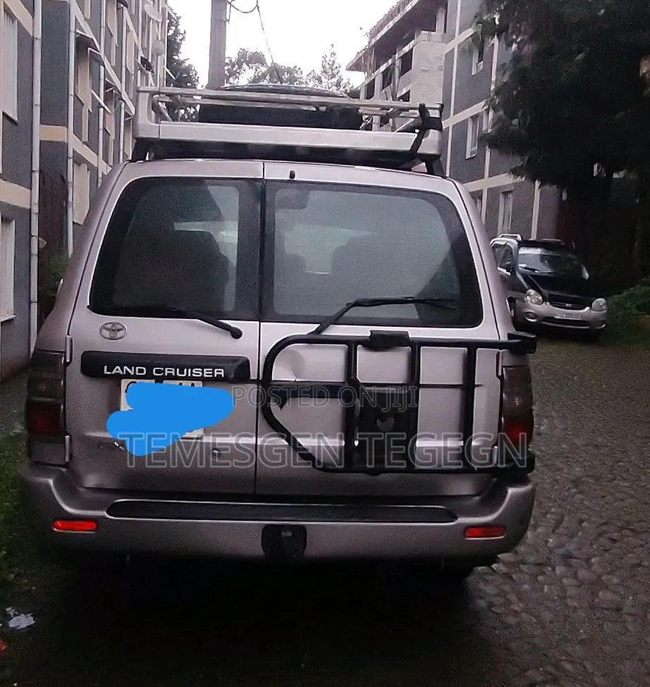 Toyota Land Cruiser 2004