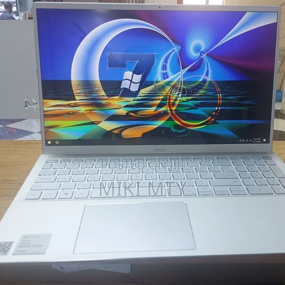 New Laptop Dell Inspiron 15 16GB Intel Core i7 SSD 512GB